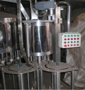 Capper (Rotary type)